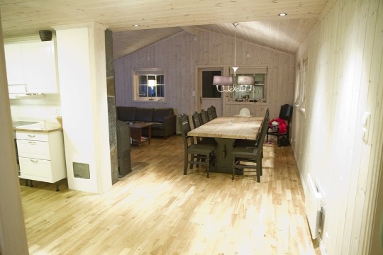 Røde Kors hytta inne