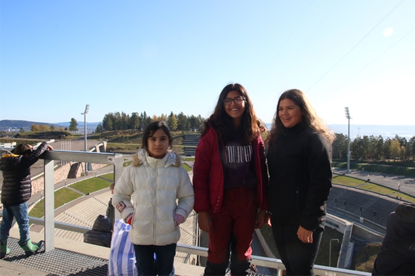 Tre jenter i Holmenkollen