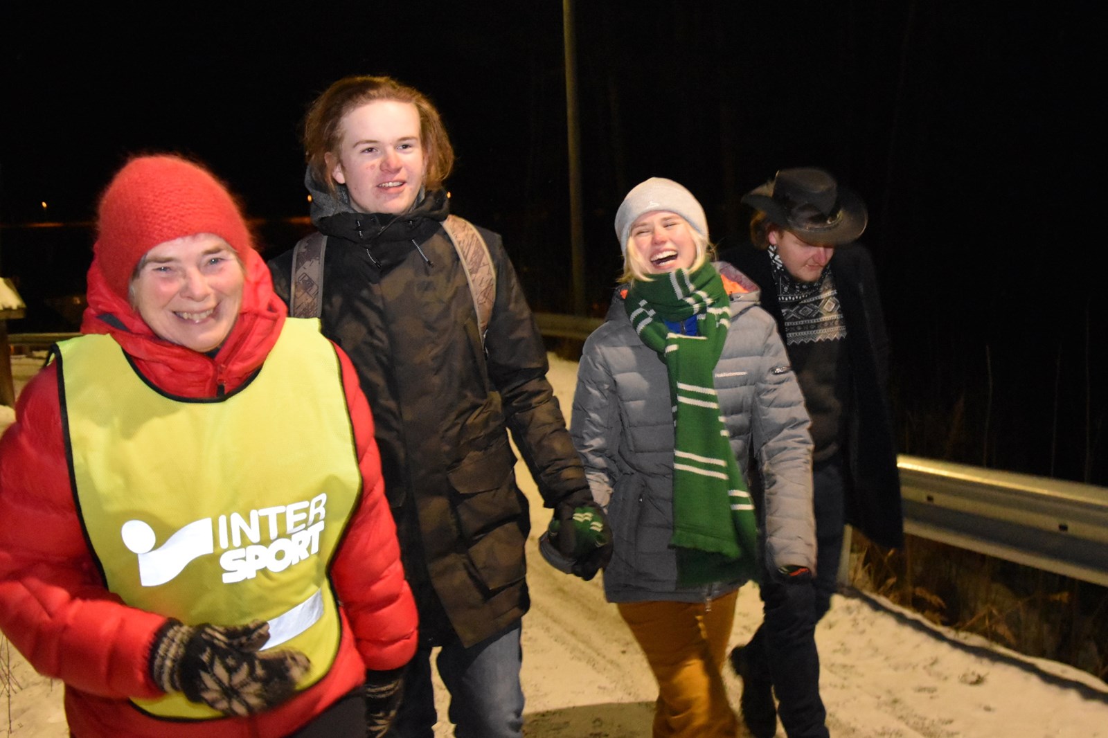 FRISK TUR:  Været var kaldt, men stemningen var på topp da Inger Marie Espeland, Trygve Vighals, Solveig Homble og Andreas Nylehn deltok på Bygdetråkk i Seljord. 