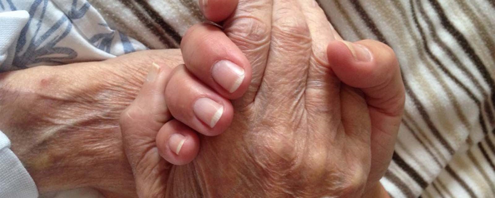 Ei hand som held ei anna