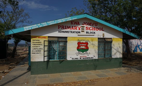 Skolebygning i Kenya