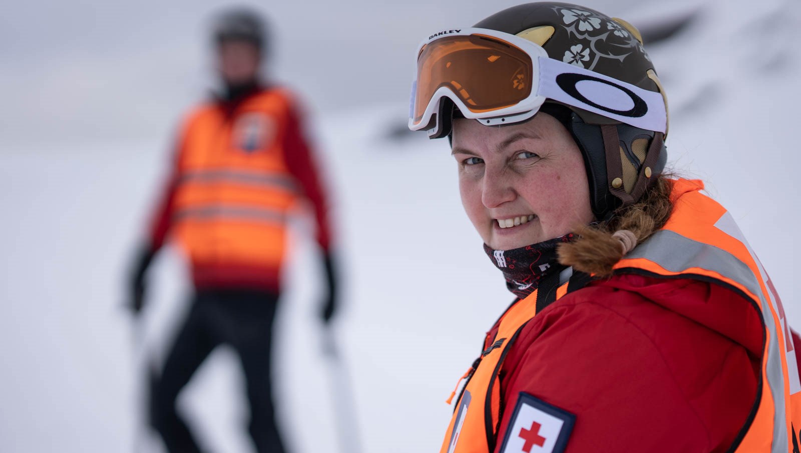 Tone Helen Kvalen i Hafslo Røde Kors Hjelpekorps er ein av fleire hundre frivillige hjelpekorpsarar som har beredskapsvakt i påska. 