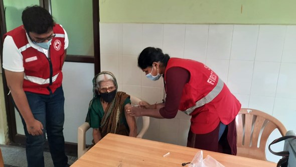 2.SERV volunteers supporting the vaccination drive