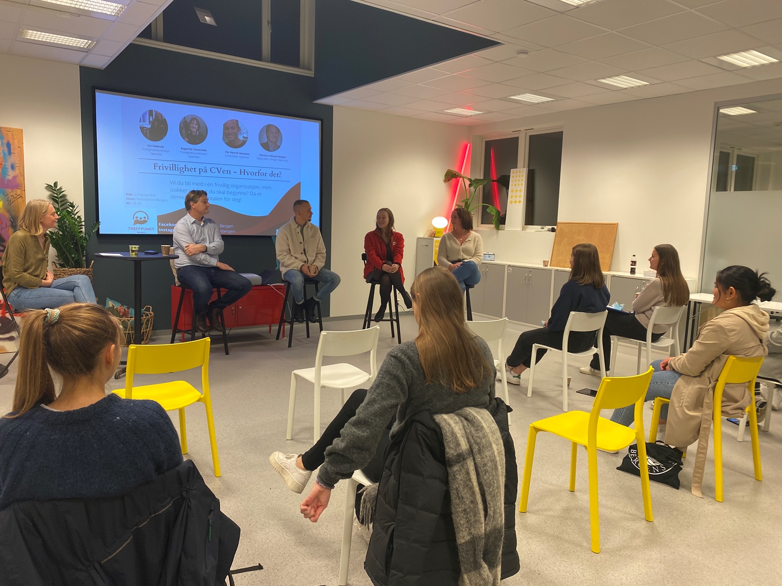 Bergen Røde Kors Ungdom i panelsamtale på Fellesverket Bergen