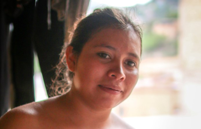 Wendy (19) bor i Tegucigalpa i Honduras. Etter å ha fått hjelp av Røde Kors, håper hun å kunne gi en bedre barndom til sitt eget barn. 