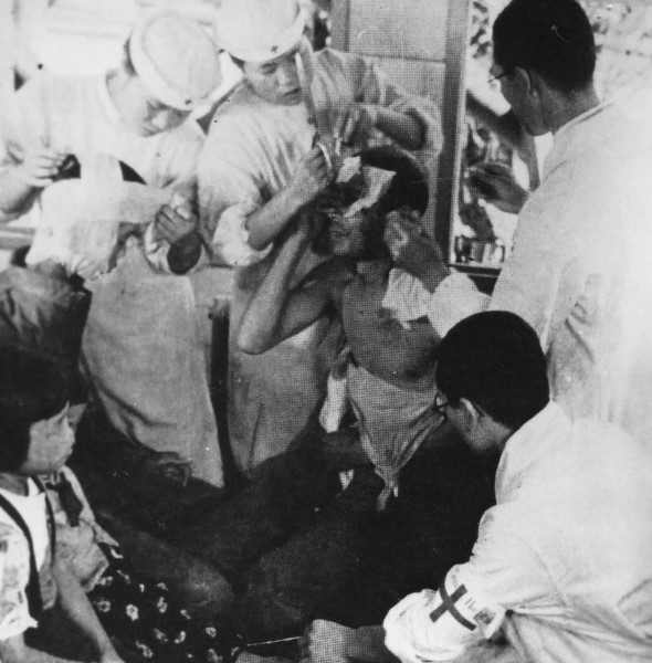 Leger behandler en pasient