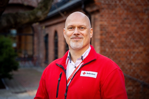Beredskapssjef Sverre Bakkeli i røde kors-jakke