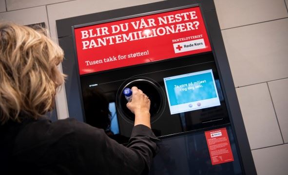 Person som panter flasker