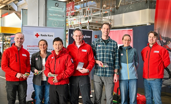 gruppebilde av Røde Kors og DNT