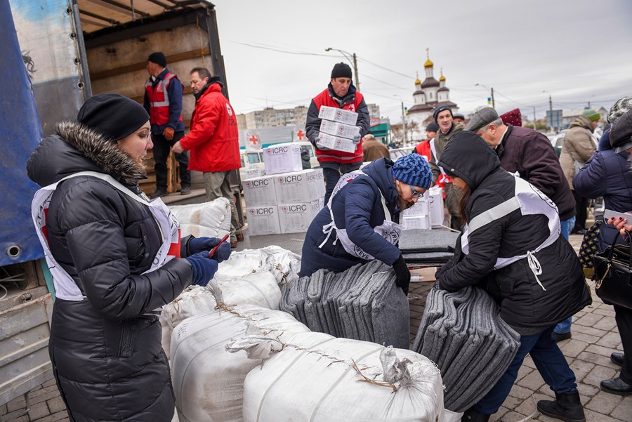 Utdeling av nødhjelp i Ukraina.