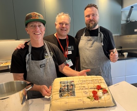 Flere står klare med kake
