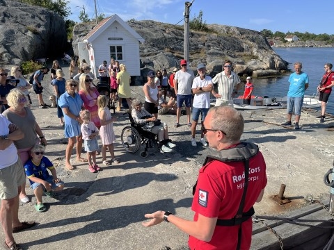 RS Lillesand legger til på Ågerøya forførstehjelpsdemonstrasjon