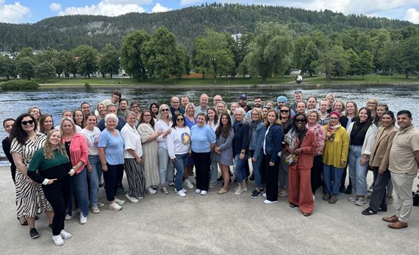 Gruppebilde av ansatte