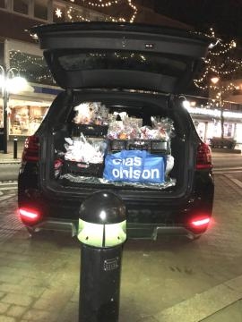 Utkjøring av godteposer til juletrefest