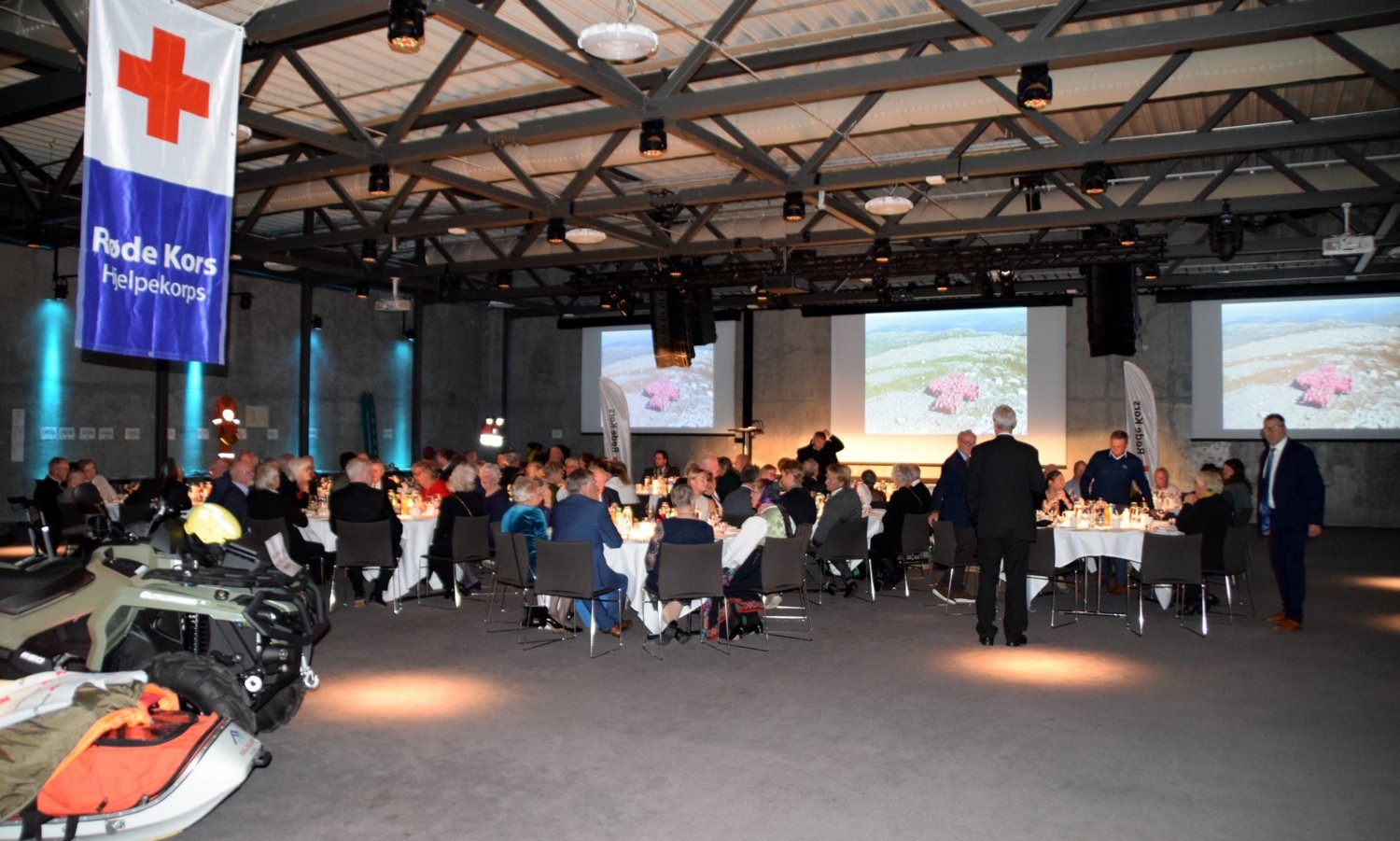 Personer som koser seg