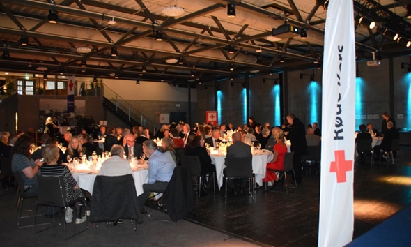 Mennesker som koser seg på markering