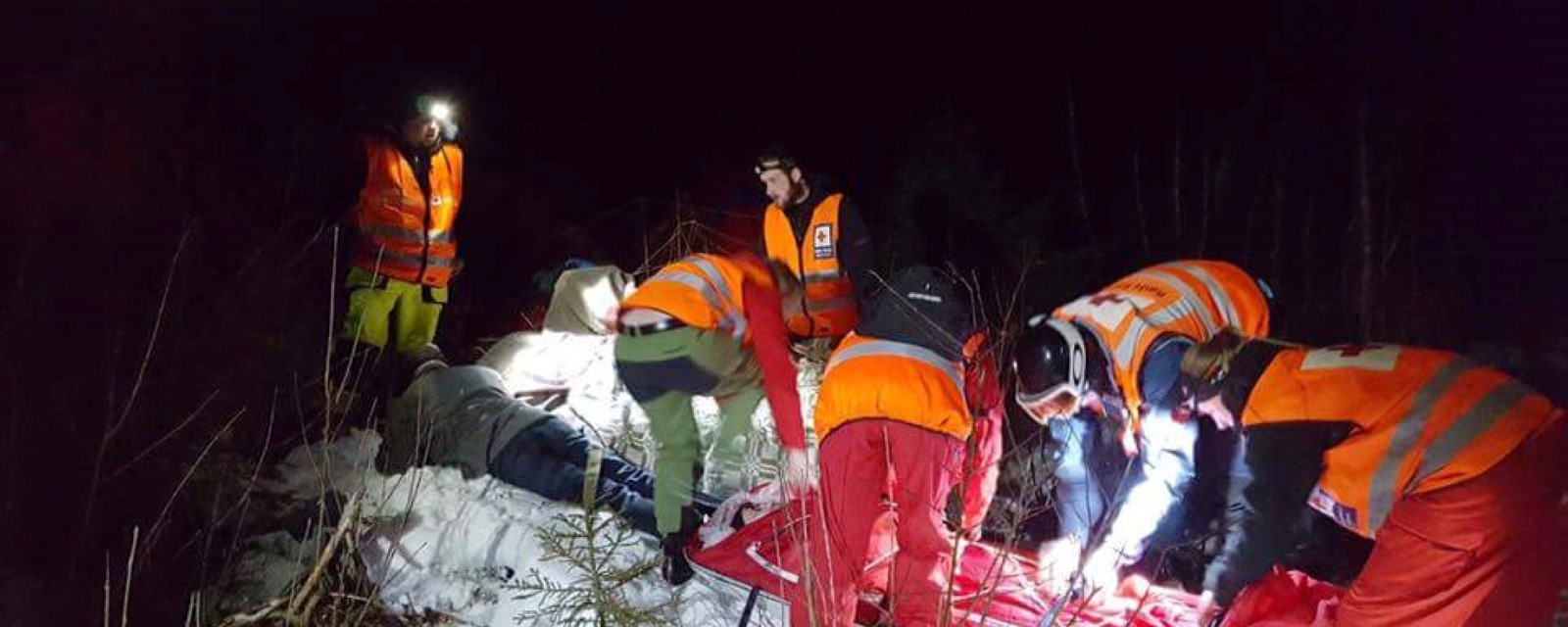 På øvelse med Øvre Eiker Røde Kors Hjelpekorps. Foto: Øvre Eiker Røde Kors