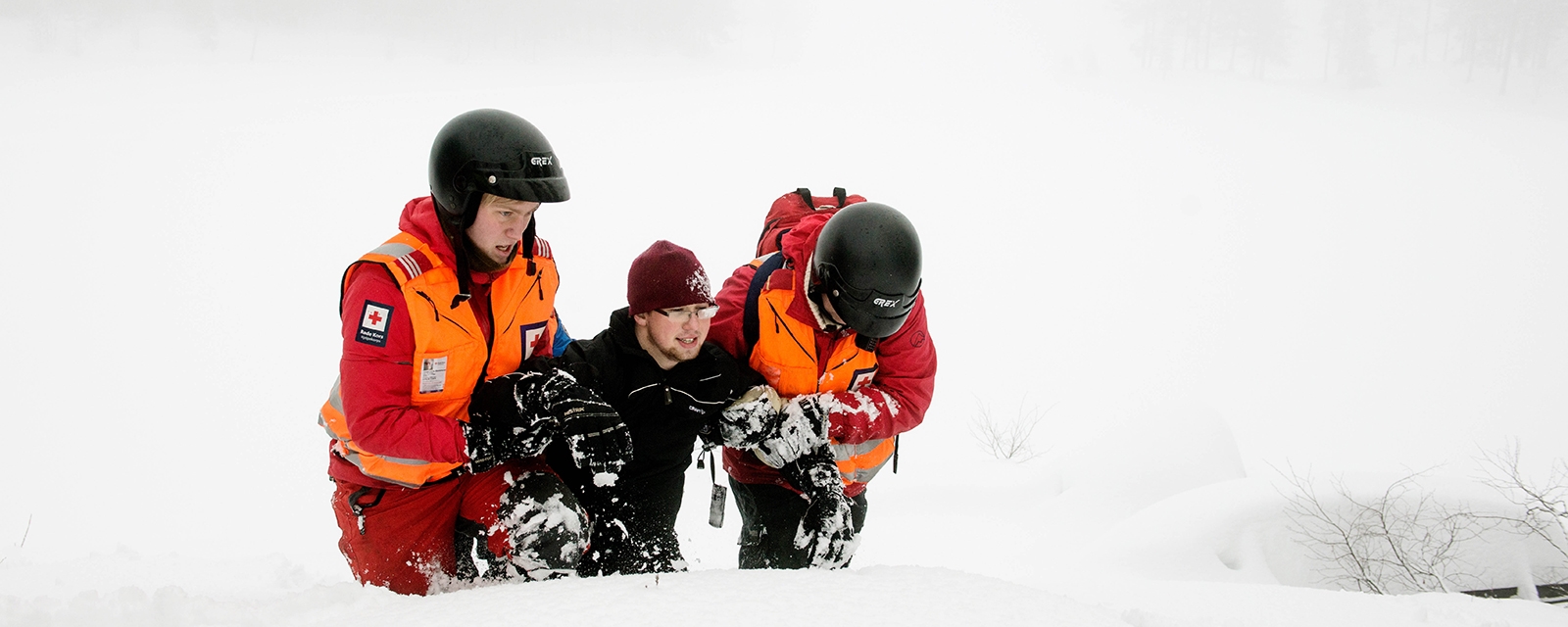 Hjelpekorpsaktivitet i snø