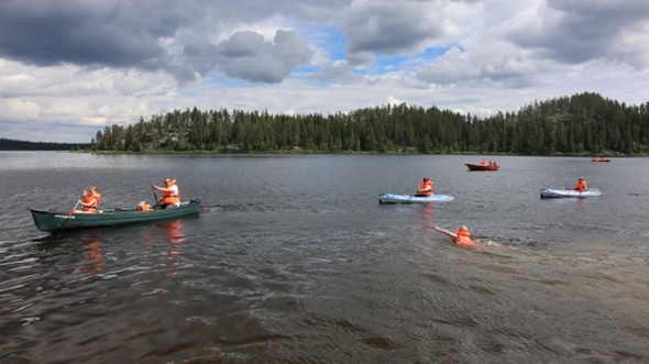 masse båtaktivitet og bading 