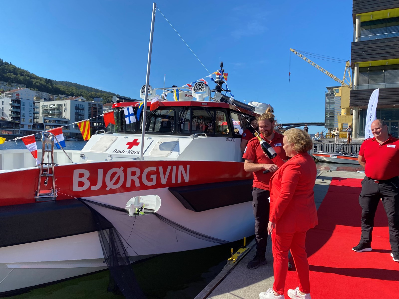 Dåp av Røde Kors-båten 3. september på Møhlenpris i Bergen.