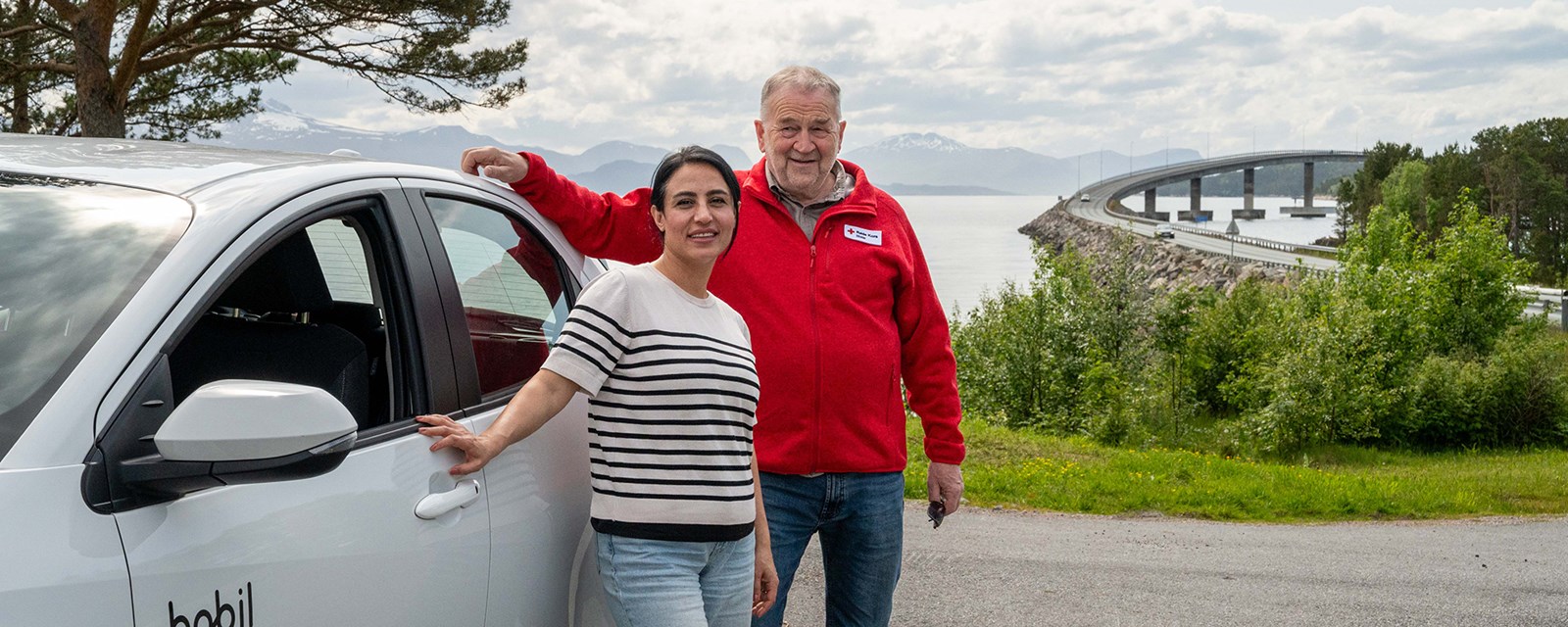 kjørevert og kjøreelev ved bil