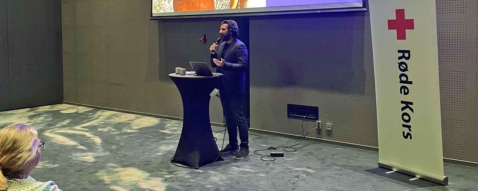 Kadafi Zaman holdt et inspirerende foredrag for 100 tilhørere