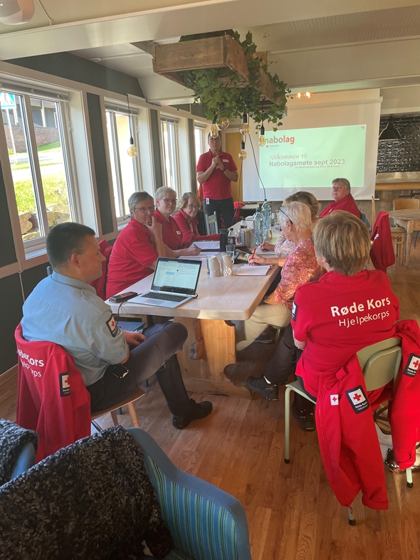 Flere mennesker som deltar på kurs.