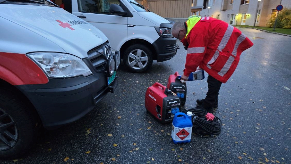Nødaggregat gjøres klare.