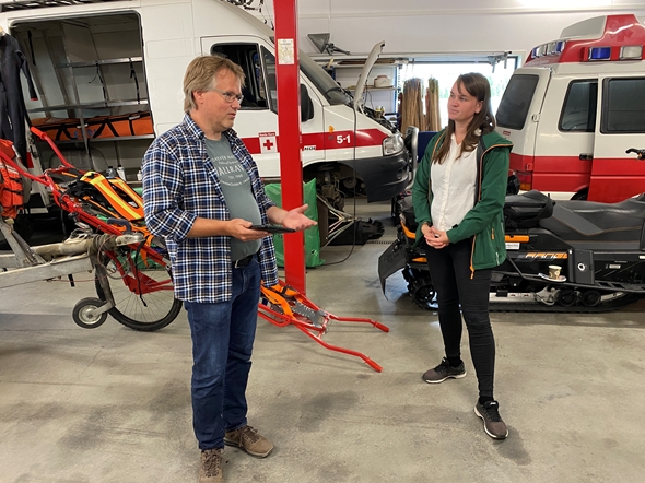 Toppkandidaten i Senterpartiet på besøk hos Otta Røde Kors Hjelpekorps