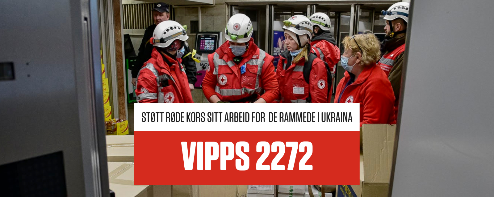 Frivilige fra Røde Kors som utfører nødhjelpsarbeid  i forbindelse med krigen i Ukraina