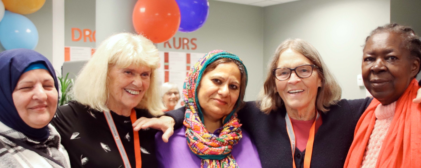 Frivillige og deltakere på Stella kvinnesenter i Oslo Røde Kors