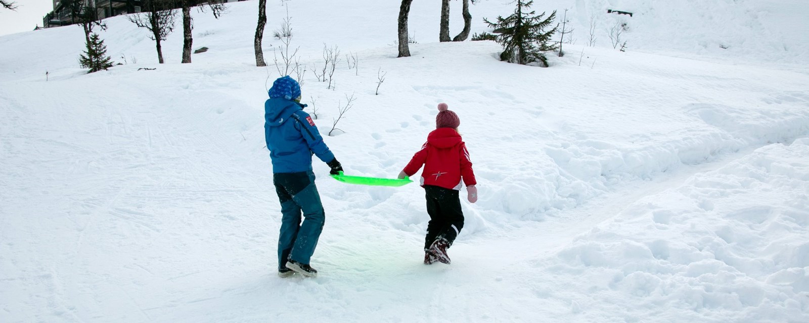 Barn på skitur med Ferie for alle. 