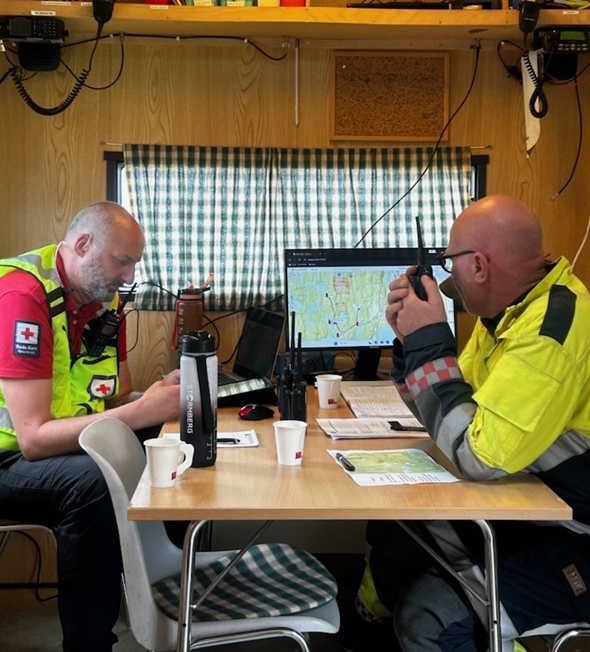 To personer i arbeid