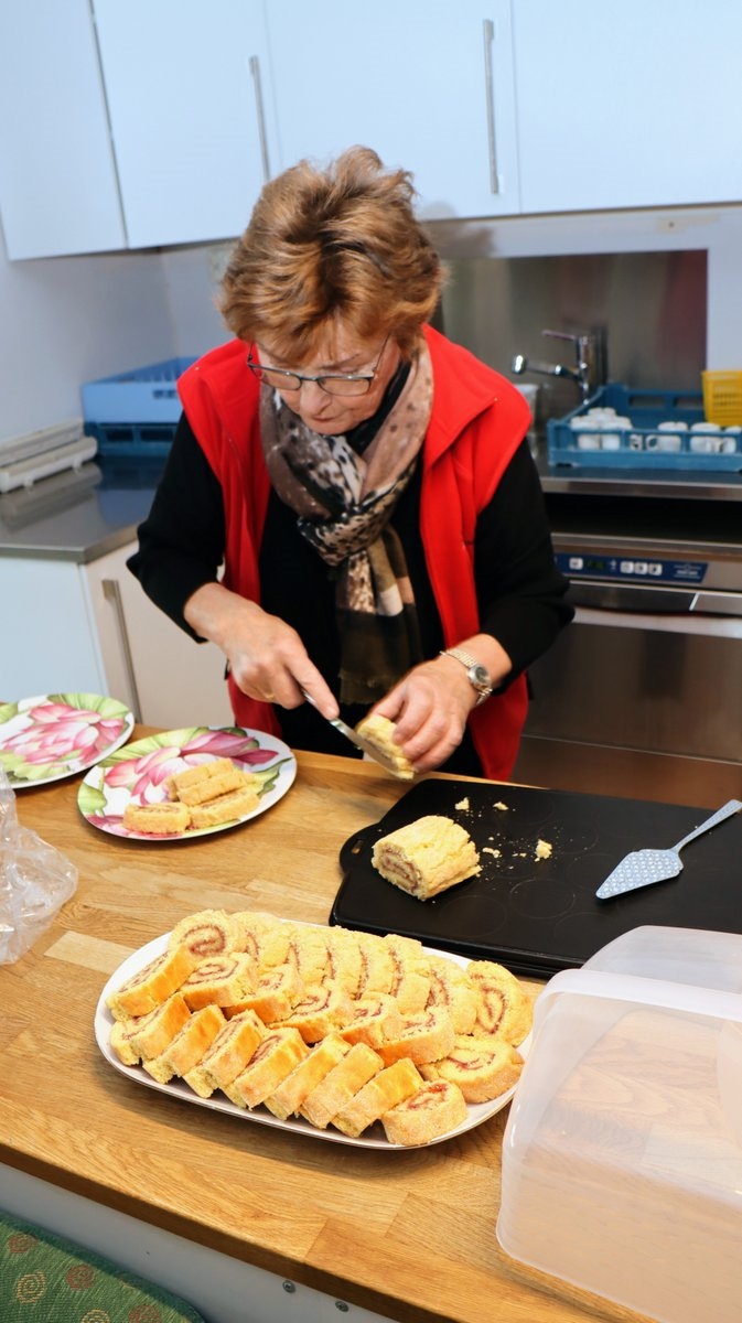 Person som ordner med kaker