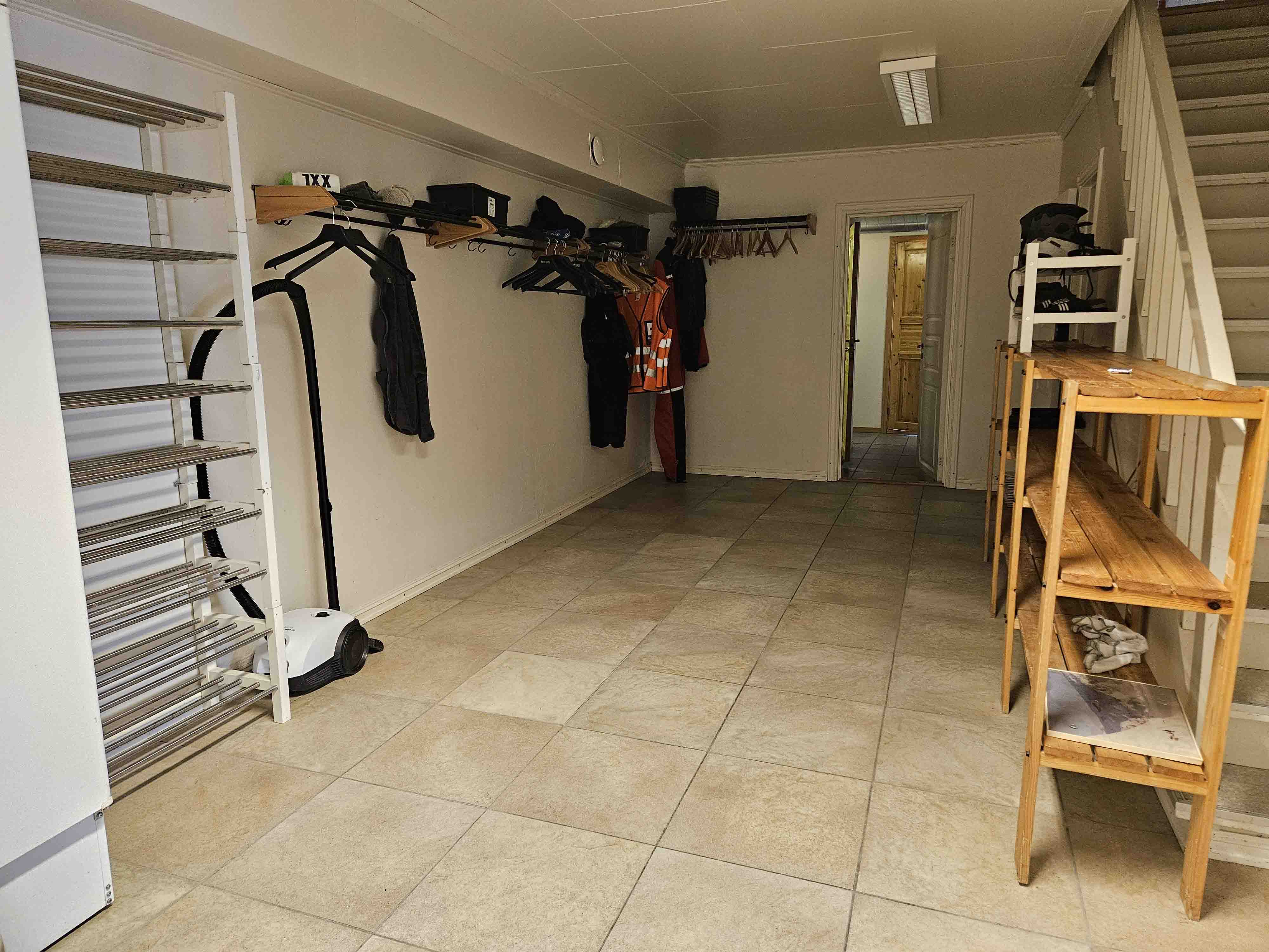 Stavtjørn_1-etasje-gang_nett.jpg