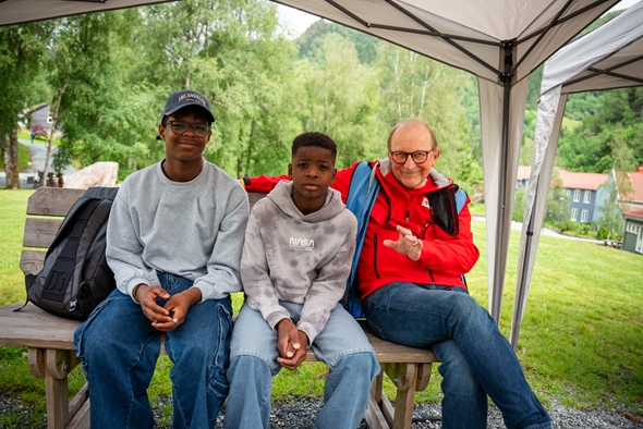 Deltakarar og frivillig på leir