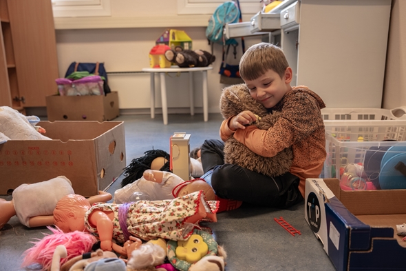 Gut kosar med bamsar