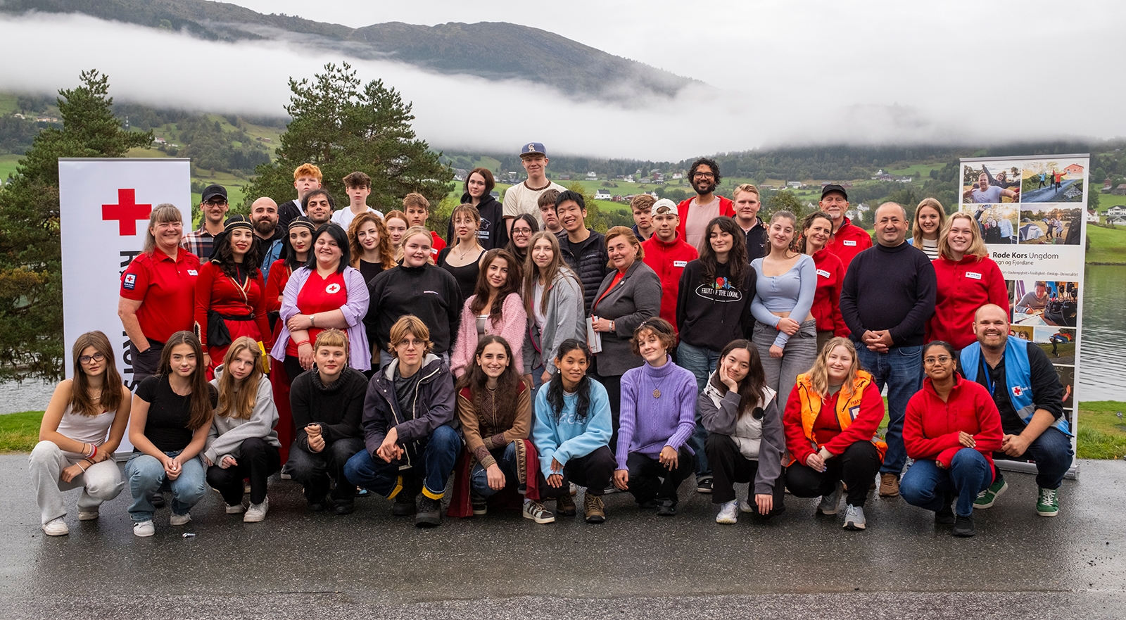 Fellesbilete av alle deltakarane på Humanitært Treff