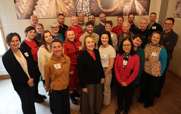 Gruppebilde av alle deltagere under en workshop i regi av RESILIAGE.