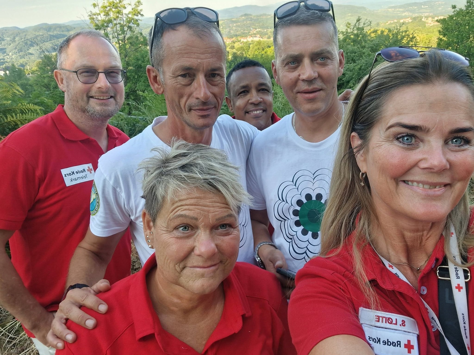 Selfie av en gruppe frivillige