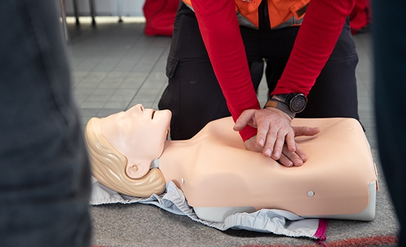 Demonstrasjon av hjerte- og lungeredning