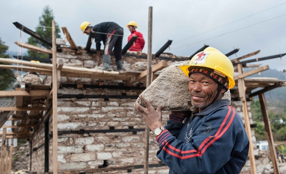 In the Nepalese village Suspa Chemawati, model houses was built as part of the recovery program aimed at both training local masons and builders in improved earthquake resistant construction techniques (Photo: Carlo Heathcote, IFRC). 