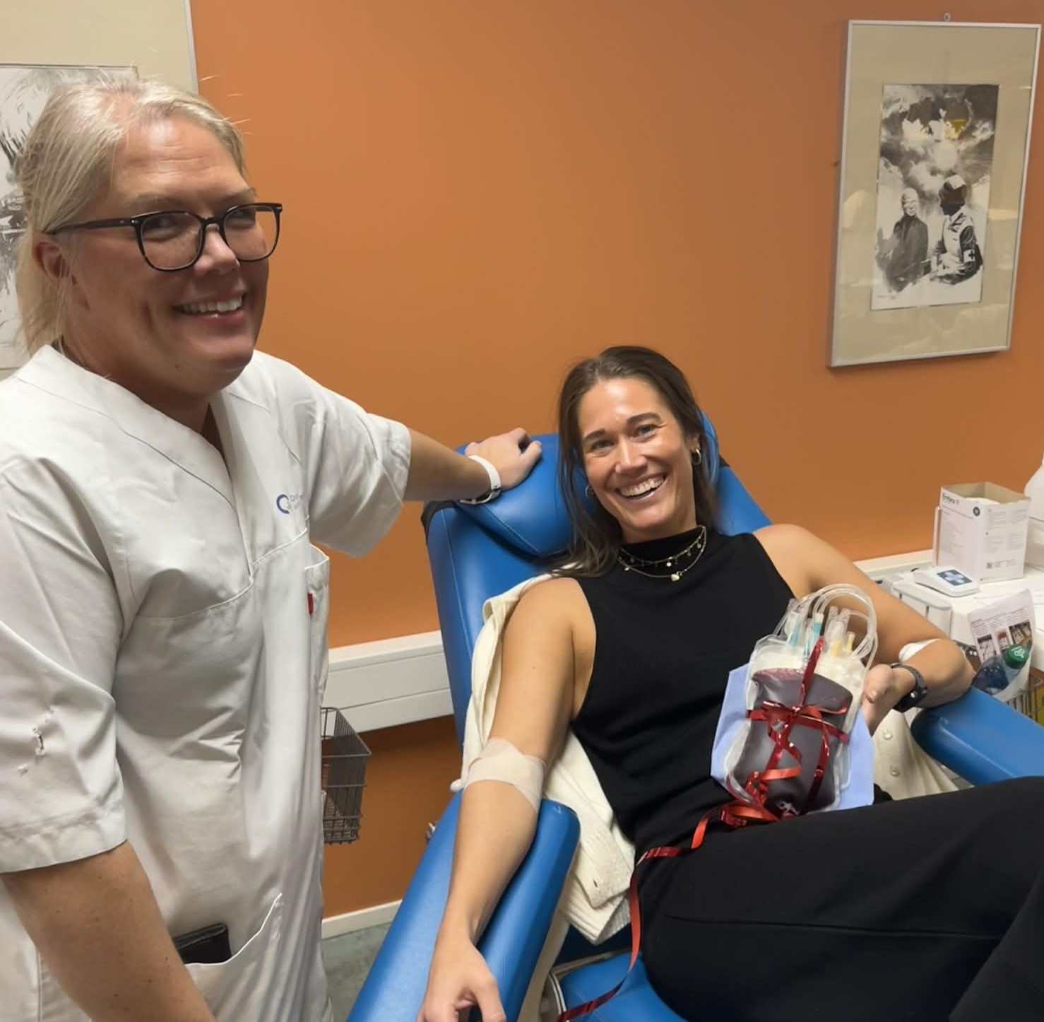 Sykepleier og blodgiver