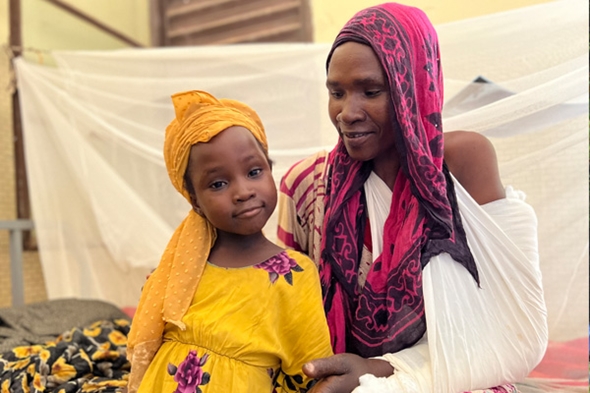 Mor og datter i Sudan