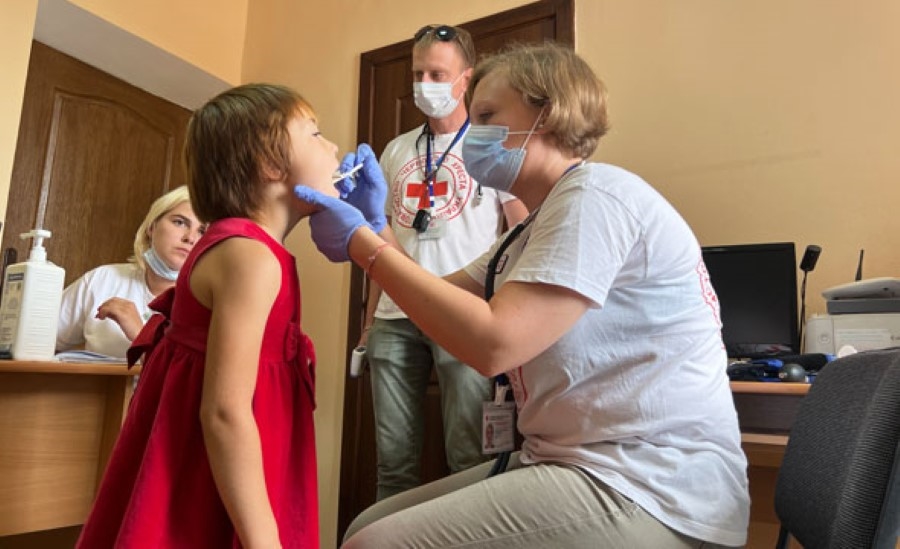 Vira har flyktet i Ukraina og får helsehjelp av Røde Kors