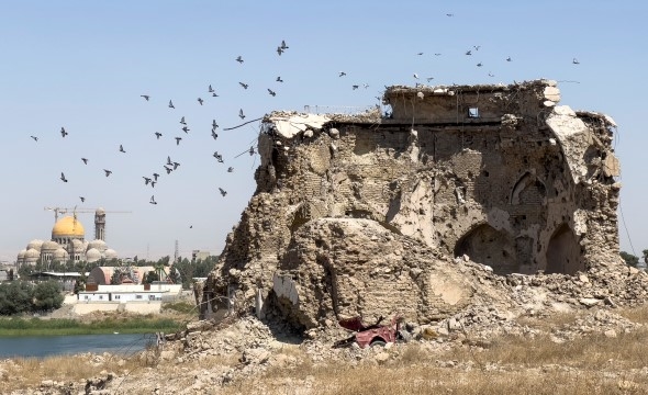 En bygging er ødelagt etter harde kamphandlinger i Mosul.