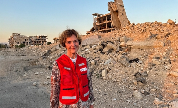 Siri Hatlen president i Røde Kors besøker Syria.