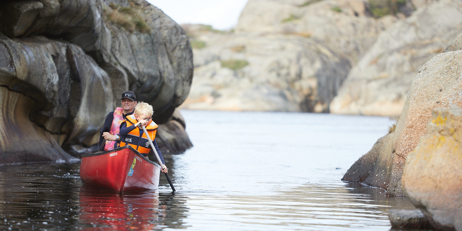 kanopadling på eidene, sjø og svaberg
