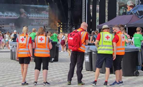 Frivillige på festival.