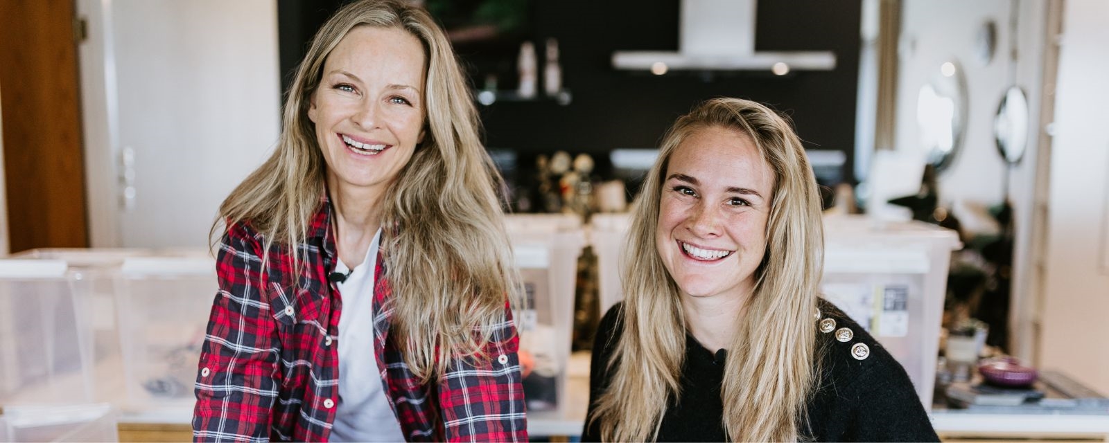 Synnøve Skarbø og Birgit Skarstein i TV-programmet " Synnøve rydder opp"